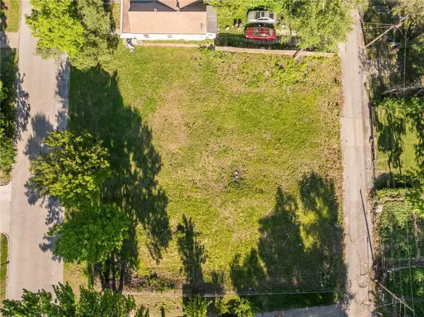 1215 Armstrong AVE, Kansas City, KS 66102
