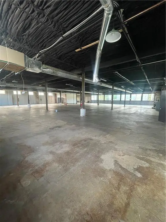 1301 E 31st ST, Kansas City, MO 64109