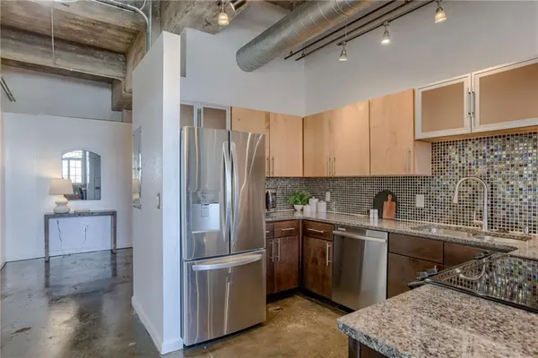 321 W 7th ST #306, Kansas City, MO 64105