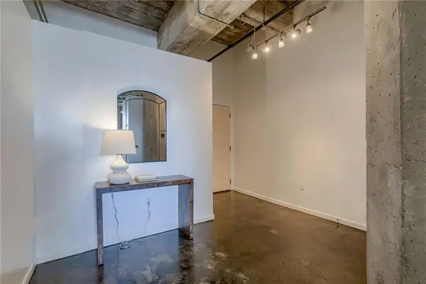321 W 7th ST #306, Kansas City, MO 64105