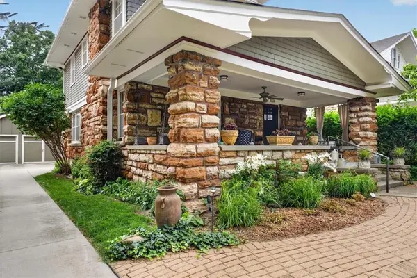 631 W 59th ST, Kansas City, MO 64113