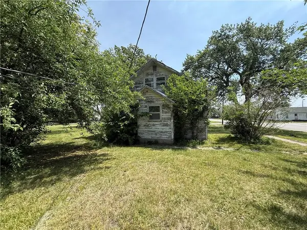 102 N West ST, Powhattan, KS 66527