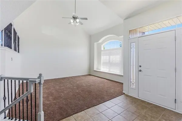 622 Johnston Pkwy, Raymore, MO 64083