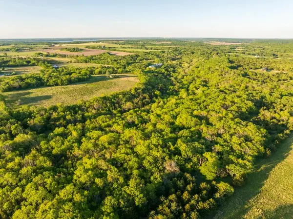 N 775 RD, Lawrence, KS 66047