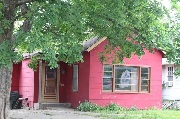 1331 Spruce ST, Leavenworth, KS 66048