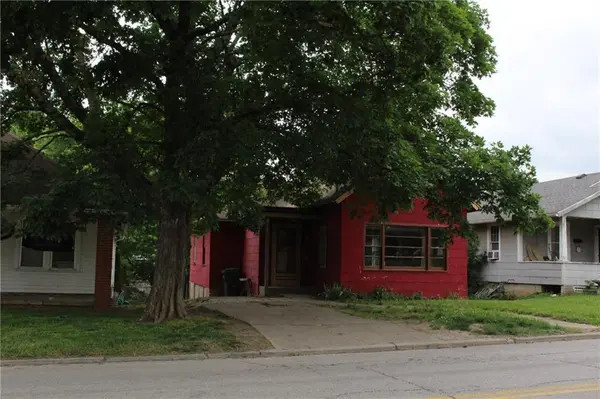 1331 Spruce ST, Leavenworth, KS 66048