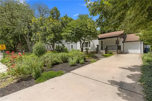 5706 Walmer ST, Mission, KS 66202