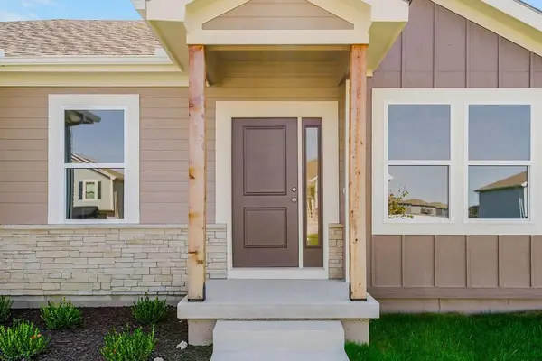 700 Blazing Star DR, Raymore, MO 64083