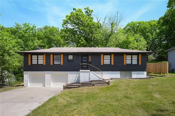 6711 N Broadway ST, Kansas City, MO 64118