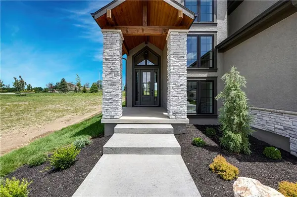 17305 Earnshaw ST, Overland Park, KS 66221