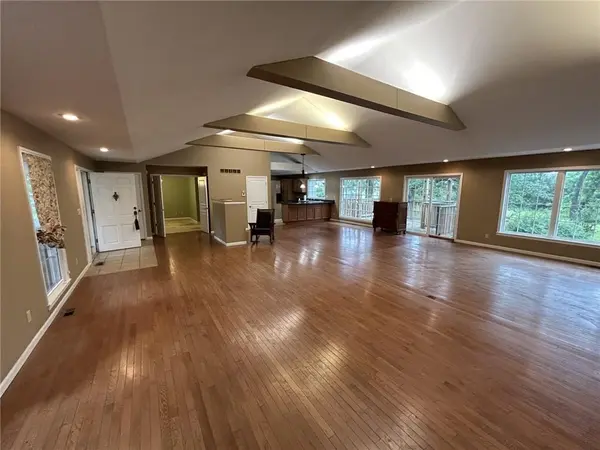 912 Briarwood LN, Nevada, MO 64772