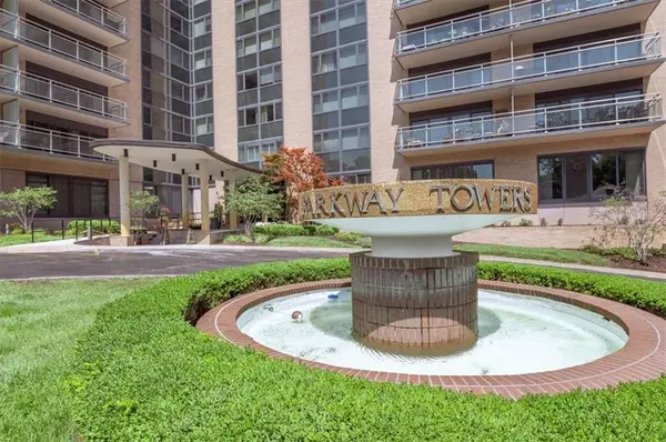 4545 Wornall RD #400, Kansas City, MO 64111