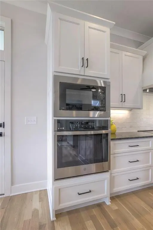 13824 Westgate ST, Overland Park, KS 66221