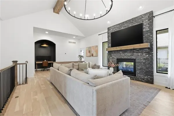 3908 NW Redspire ST, Lee's Summit, MO 64064