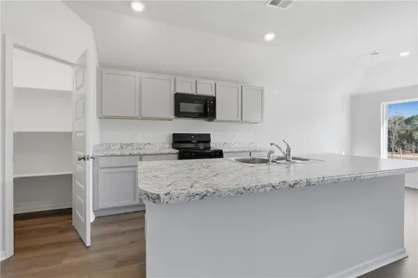 37633 W 209th ST, Edgerton, KS 66021