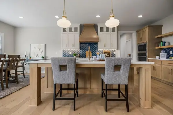 2457 W 176th ST, Overland Park, KS 66085
