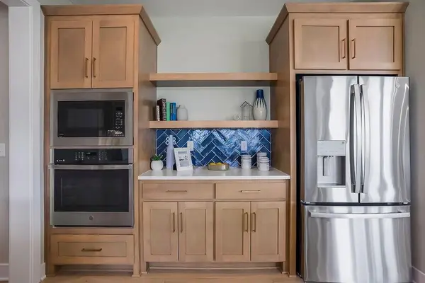 2457 W 176th ST, Overland Park, KS 66085
