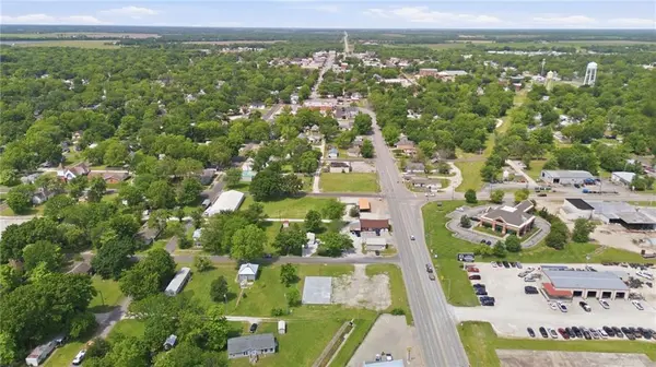 1303 East ST, Iola, KS 66749