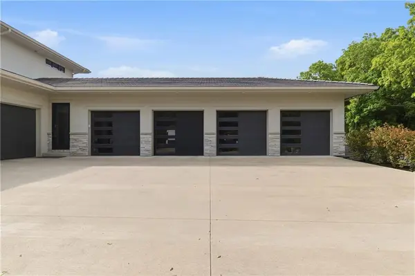 10670 W 192nd PL, Spring Hill, KS 66083