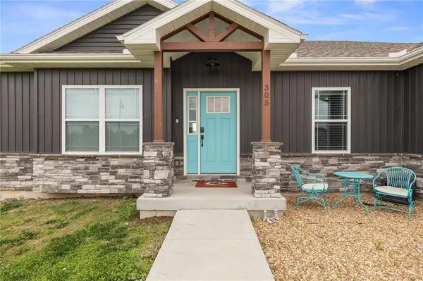 305 SW 11th RD, Warrensburg, MO 64093