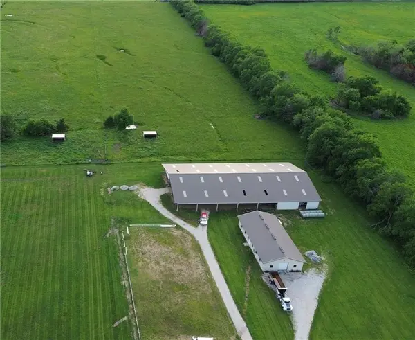 Moonlight RD, Spring Hill, KS 66083