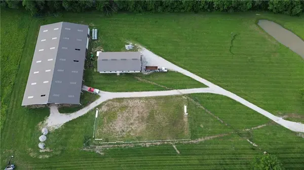 Moonlight RD, Spring Hill, KS 66083