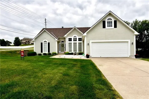 1 Timber Creek DR, Platte City, MO 64079