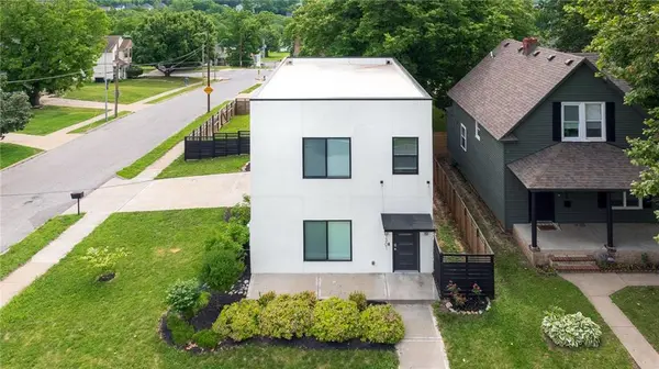 1301 E 41st ST, Kansas City, MO 64110
