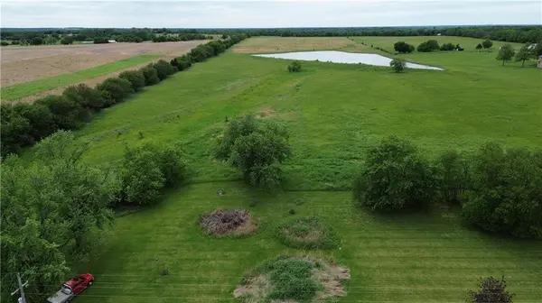 Moonlight (40+/- Acres) RD, Spring Hill, KS 66083