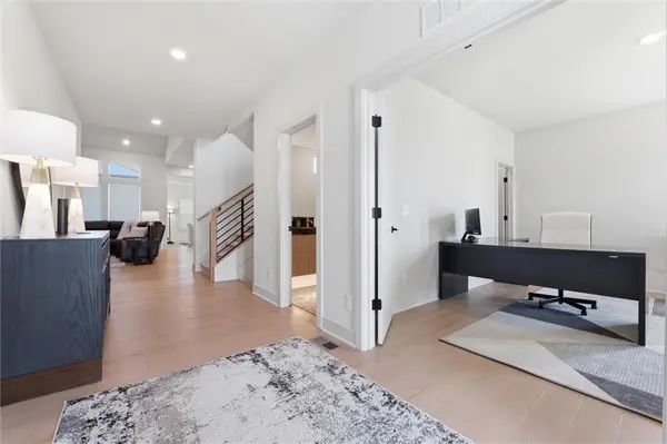1628 SW Arborway TER, Lee's Summit, MO 64082