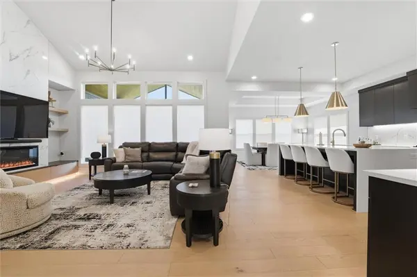 1628 SW Arborway TER, Lee's Summit, MO 64082