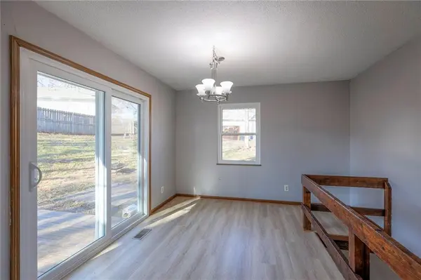 2218 Liberty Landing RD, Liberty, MO 64068