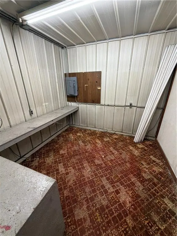 19 W 3rd ST, Chanute, KS 66720