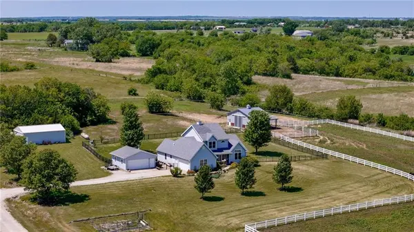 540 N 711 RD, Lawrence, KS 66047