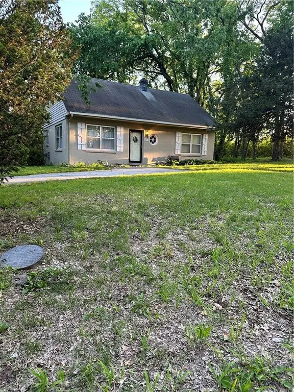 1105 W Santa Fe TRL, Kansas City, MO 64145