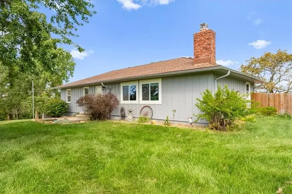 22014 W 223rd ST, Spring Hill, KS 66083
