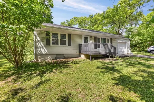 7602 Roswell DR, Kansas City, KS 66109