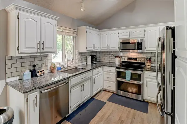 1750 Bridget PL, Liberty, MO 64068