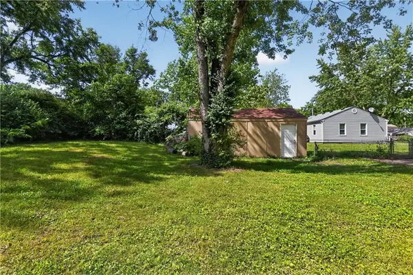 5318 N Garfield AVE, Kansas City, MO 64118