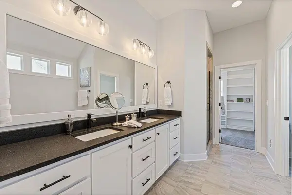 2433 W 177th ST, Overland Park, KS 66085
