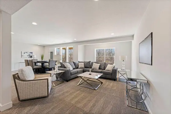 2433 W 177th ST, Overland Park, KS 66085