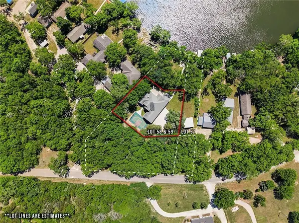 58 W Lake RD, Farlington, KS 66734