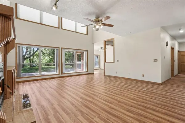 58 W Lake RD, Farlington, KS 66734
