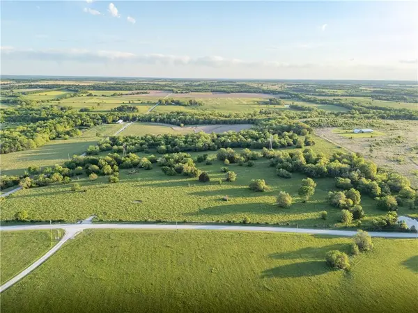 Ayers RD, Parker, KS 66072