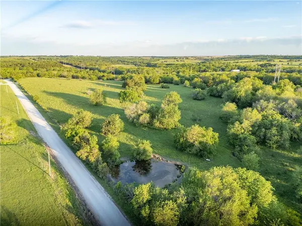 Ayers RD, Parker, KS 66072
