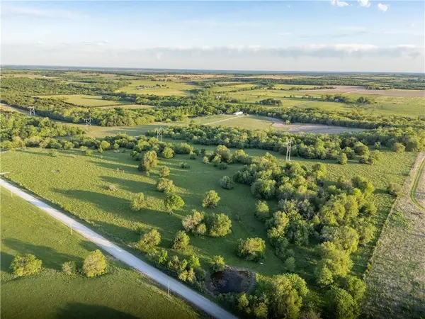 Ayers RD, Parker, KS 66072