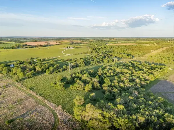 Ayers RD, Parker, KS 66072