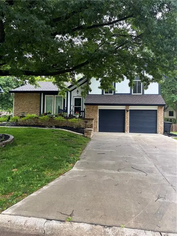 3507 NE Logwood CT, Lee's Summit, MO 64064