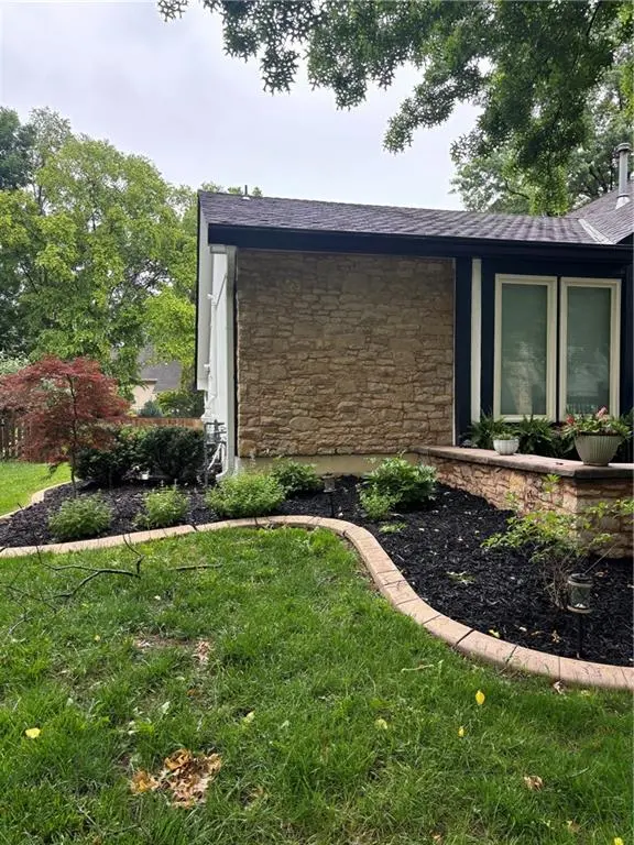 3507 NE Logwood CT, Lee's Summit, MO 64064