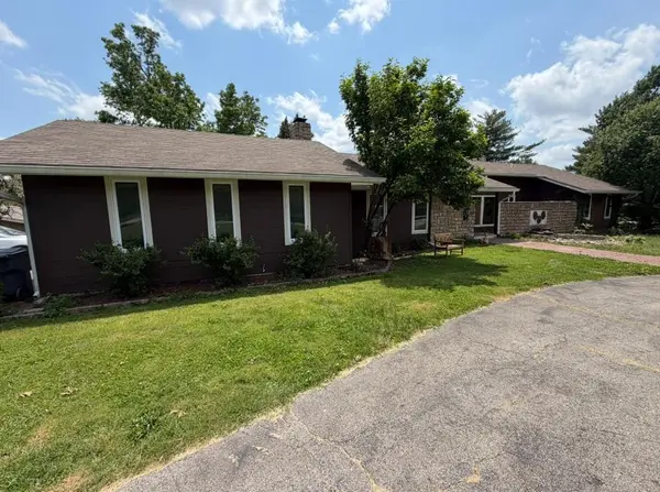 11709 W Harmony LN, Olathe, KS 66062